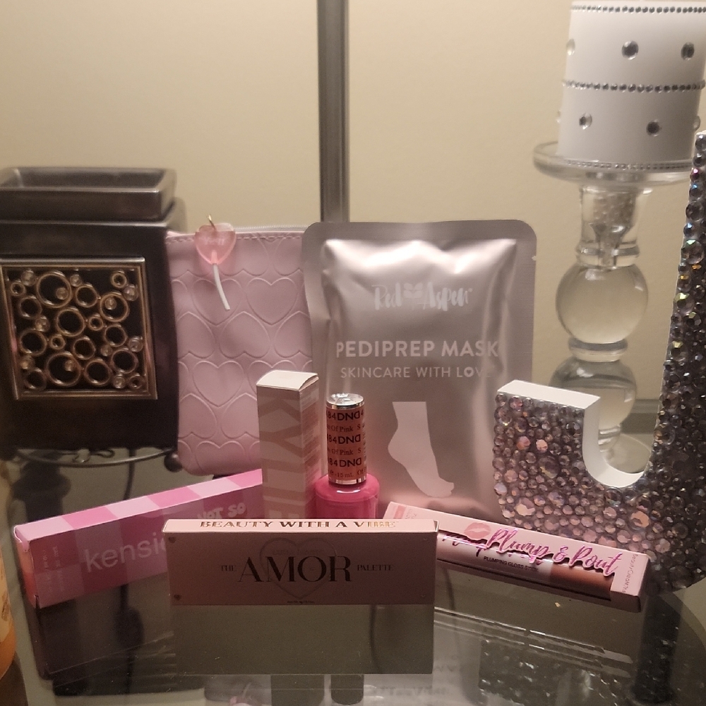 Pink Beauty Bundle and Pedi Set! 💅
